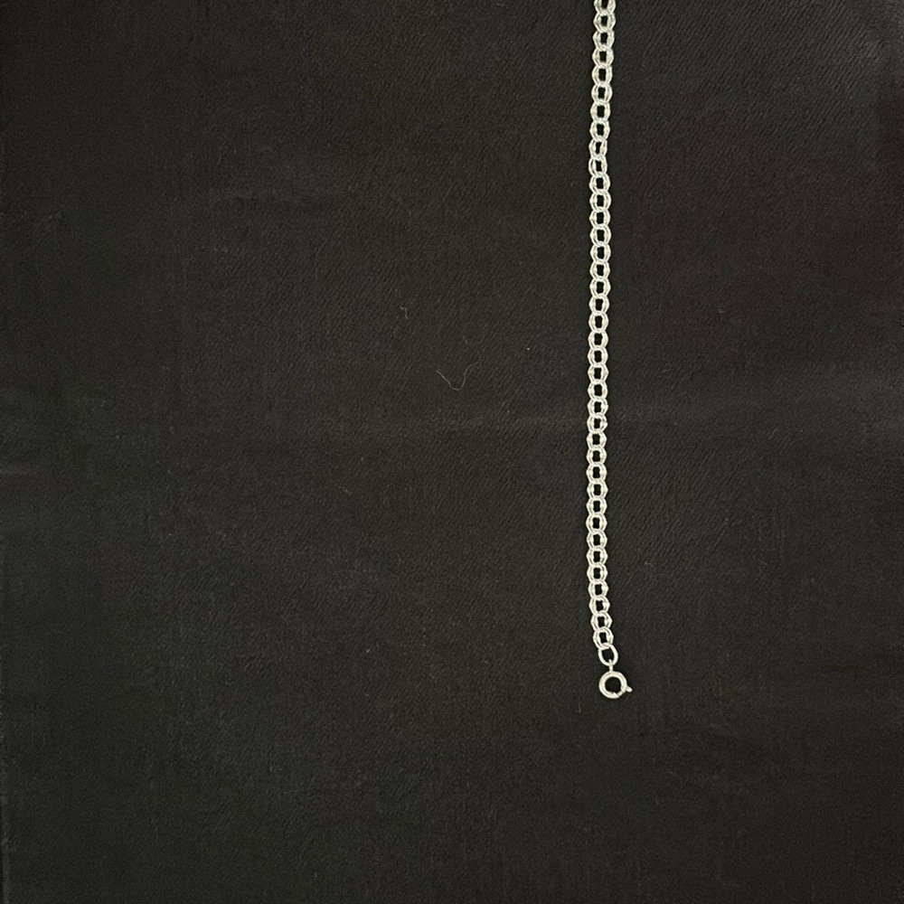 Elegant Silver Chain Bracelet - Picture 4 of 6